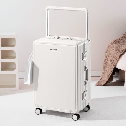 bouncy wide trolley suitcase